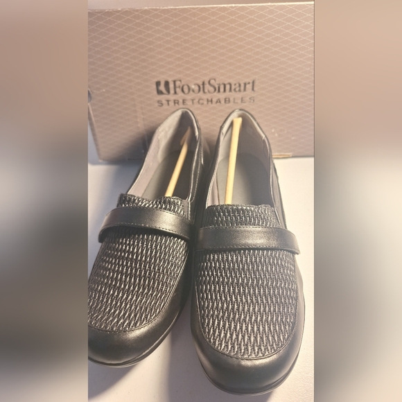 Leather SLIP ONS - Picture 2 of 4